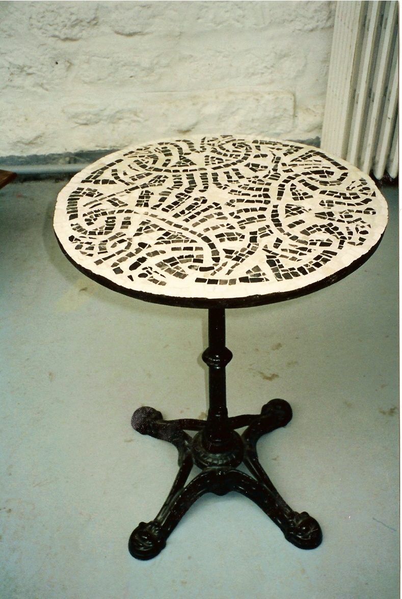 table-celte-diam-55-cm-marbre-ponce.jpg