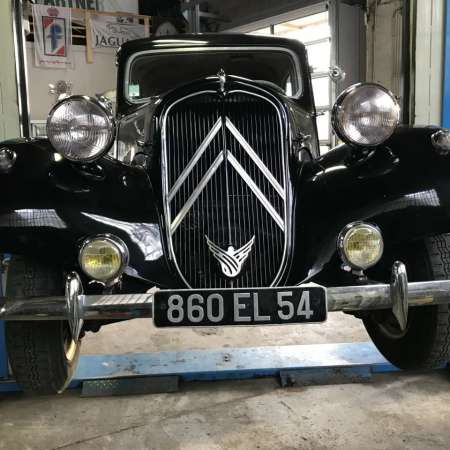 Garage Halleur Classic Car