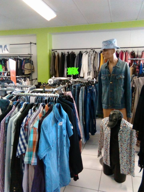 Family Depot Boutique De Vetements A Marguerittes 303 Adresse Et Telephone Sur L Annuaire Hoodspot