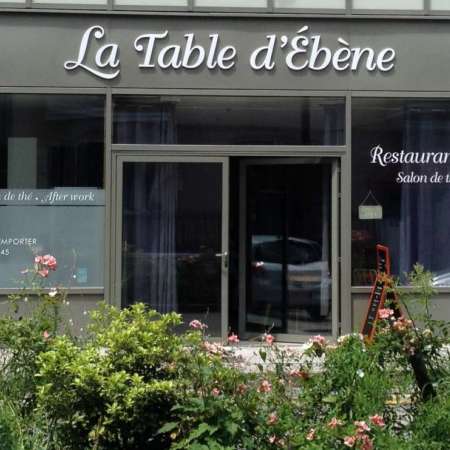 La Table D'ebène